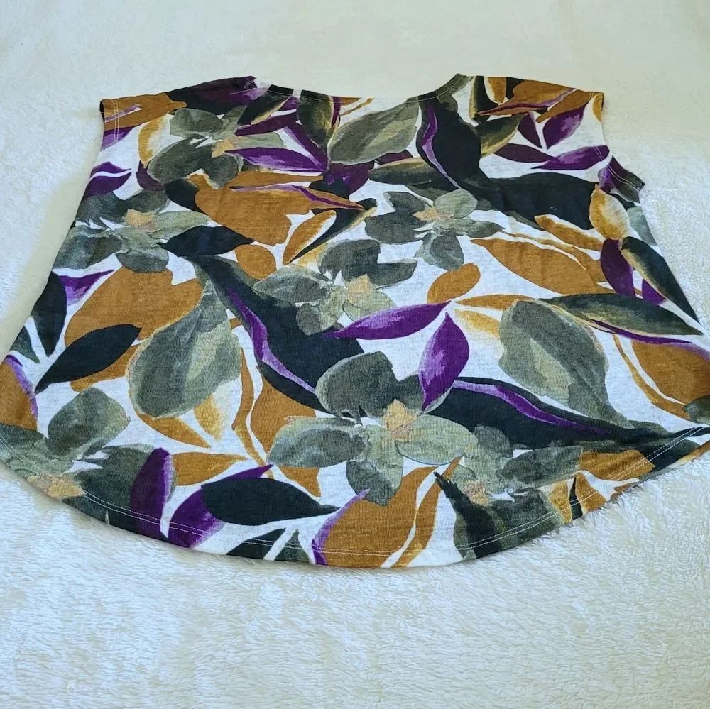 Tahari Floral💐 Linen Top - NWT - Picture 12 of 12
